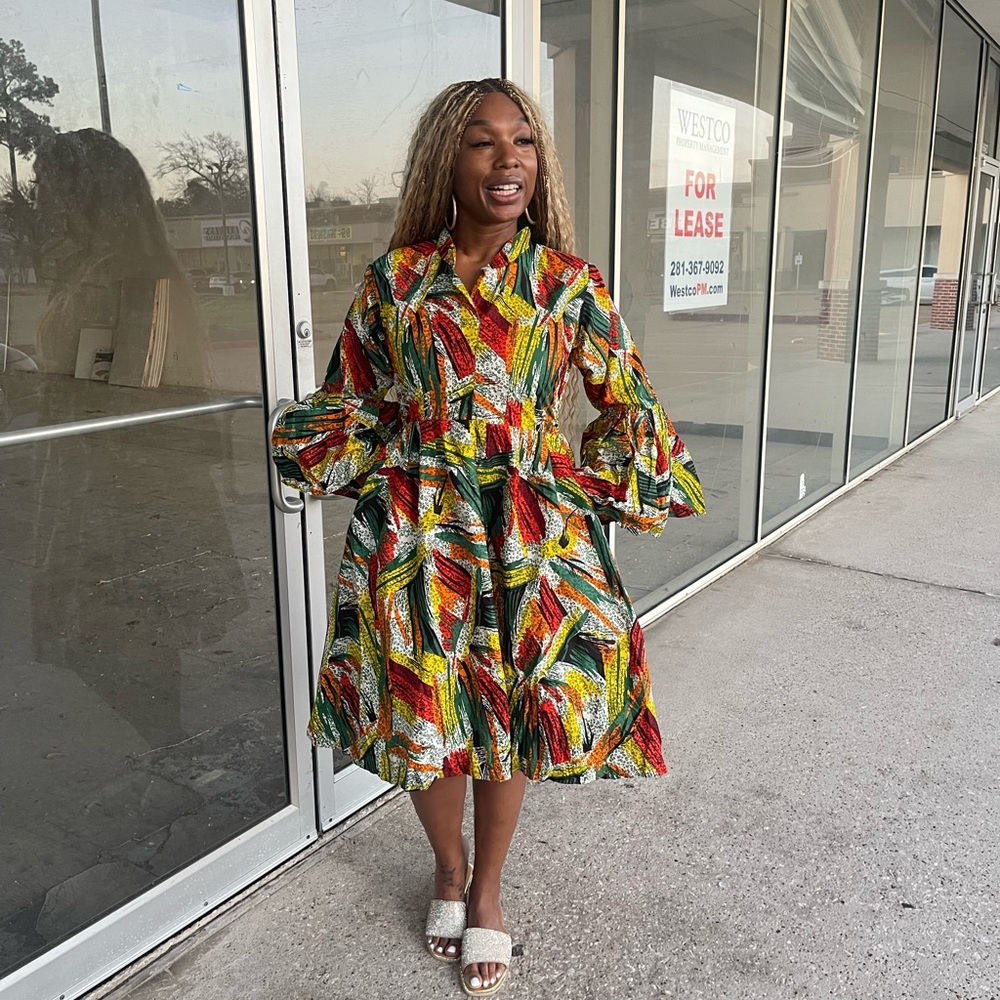 Womenr bell sleeve veroex knee length dress